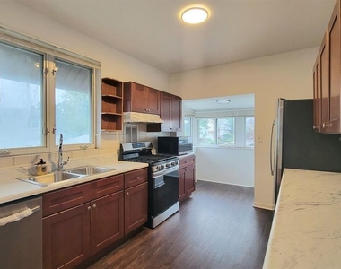 86 E Fort Lee - Photo Thumbnail 4