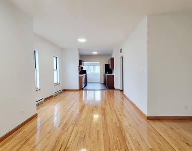 86 E Fort Lee - Photo Thumbnail 2