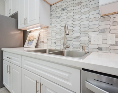 149 S 66 Street - Photo Thumbnail 11