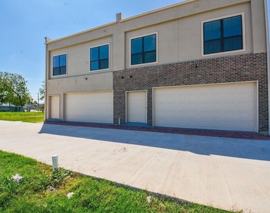 149 S 66 Street - Photo Thumbnail 1