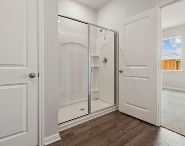16446 Honeysuckle Hill Drive - Photo Thumbnail 11