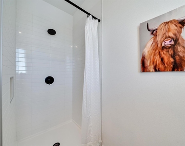 1601-408 Mustang Drive - Photo Thumbnail 21