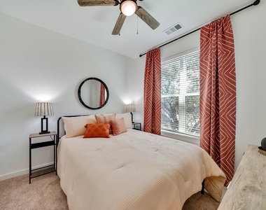 1601-408 Mustang Drive - Photo Thumbnail 17
