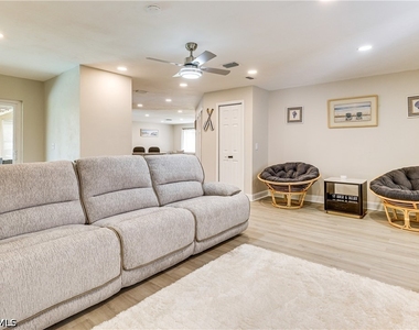 6030 Perthshire Lane - Photo Thumbnail 11