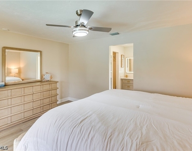 6030 Perthshire Lane - Photo Thumbnail 15