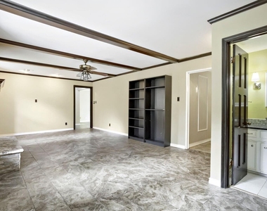 10903 Tupper Lake Drive - Photo Thumbnail 13