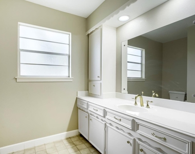 10903 Tupper Lake Drive - Photo Thumbnail 22
