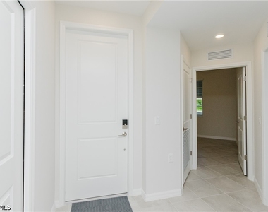 18411 Copperhead Court N - Photo Thumbnail 6