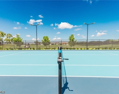 18411 Copperhead Court N - Photo Thumbnail 45