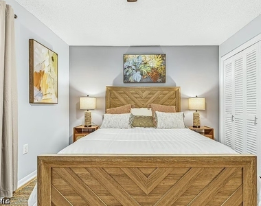 600 Valley Stream Drive - Photo Thumbnail 16