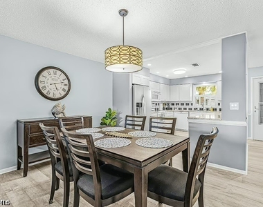 600 Valley Stream Drive - Photo Thumbnail 9