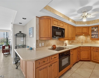 4001 Gulf Shore Boulevard N - Photo Thumbnail 11
