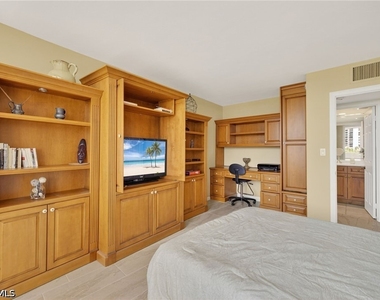 4001 Gulf Shore Boulevard N - Photo Thumbnail 18