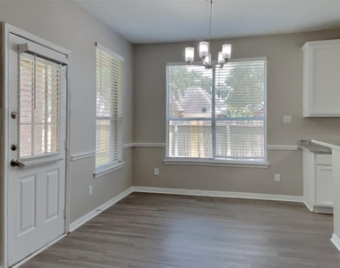 4811 Beaver Pond Circle - Photo Thumbnail 4