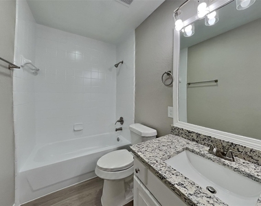4811 Beaver Pond Circle - Photo Thumbnail 14