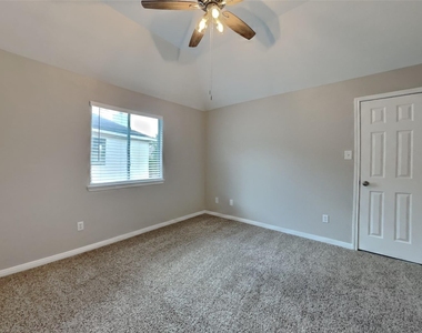 4811 Beaver Pond Circle - Photo Thumbnail 12