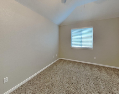 4811 Beaver Pond Circle - Photo Thumbnail 13