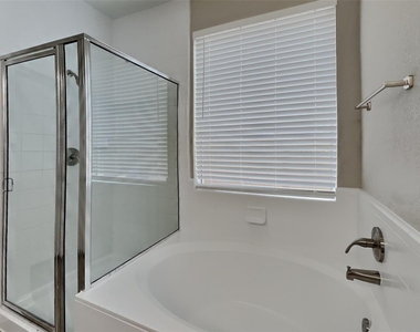 4811 Beaver Pond Circle - Photo Thumbnail 10