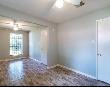 7621 Gleason Road - Photo Thumbnail 6