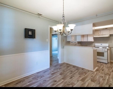 7621 Gleason Road - Photo Thumbnail 17