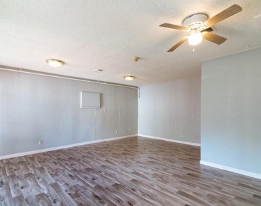 7621 Gleason Road - Photo Thumbnail 3