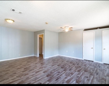 7621 Gleason Road - Photo Thumbnail 2