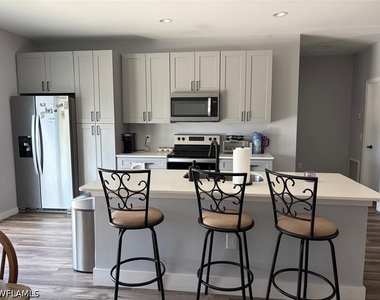 1006 Capetown Avenue - Photo Thumbnail 5