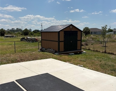 1006 Capetown Avenue - Photo Thumbnail 7