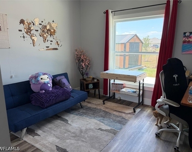 1006 Capetown Avenue - Photo Thumbnail 9