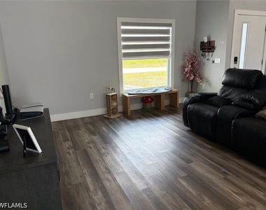 1006 Capetown Avenue - Photo Thumbnail 4