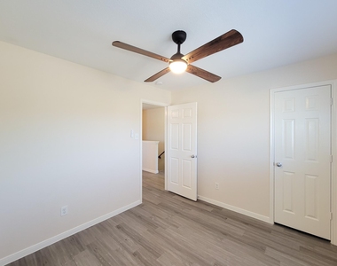 21818 Grassy Hill Lane - Photo Thumbnail 32