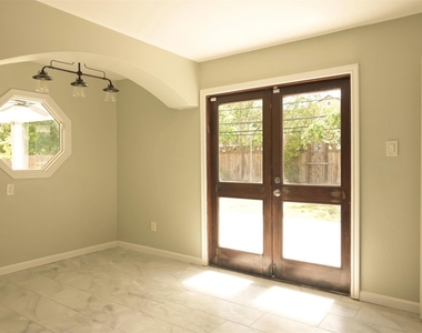 9810 Cliffwood Drive - Photo Thumbnail 34