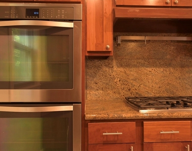 9810 Cliffwood Drive - Photo Thumbnail 43