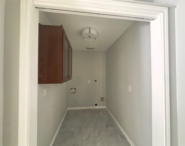 9810 Cliffwood Drive - Photo Thumbnail 26