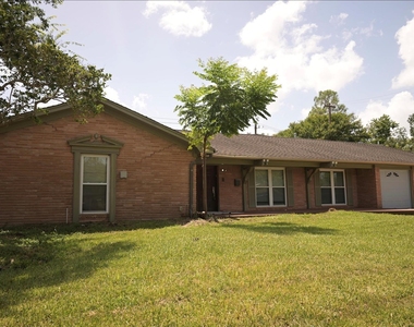 9810 Cliffwood Drive - Photo Thumbnail 2