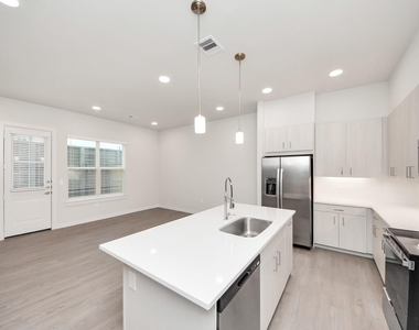 7318 Hadley Meadow Lane - Photo Thumbnail 10