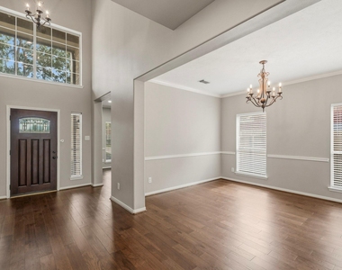3007 Eagle Lake Drive - Photo Thumbnail 4