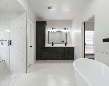 3007 Eagle Lake Drive - Photo Thumbnail 11