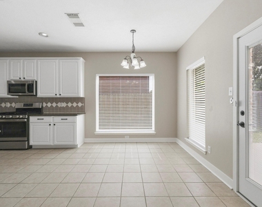 3007 Eagle Lake Drive - Photo Thumbnail 7