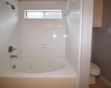 722 Memorial Heights Drive - Photo Thumbnail 33