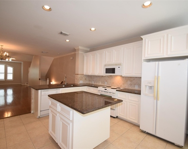 722 Memorial Heights Drive - Photo Thumbnail 12