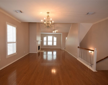 722 Memorial Heights Drive - Photo Thumbnail 18
