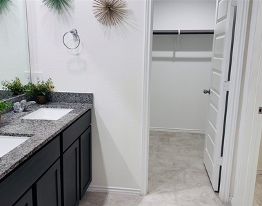 1103 Cattle Chute Court - Photo Thumbnail 19