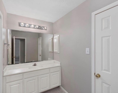 10115 Cottonwood Canyon Drive - Photo Thumbnail 18