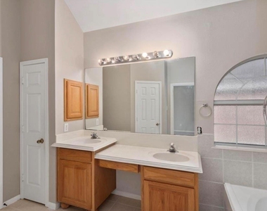 10115 Cottonwood Canyon Drive - Photo Thumbnail 5
