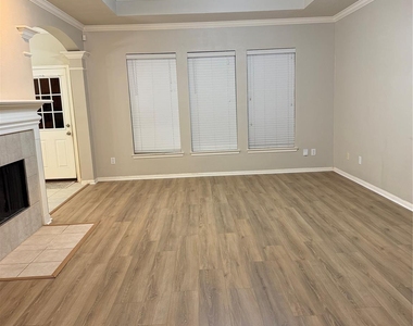 10115 Cottonwood Canyon Drive - Photo Thumbnail 16