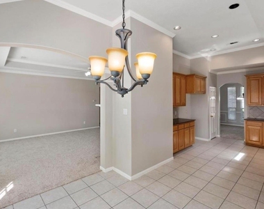 10115 Cottonwood Canyon Drive - Photo Thumbnail 8