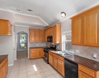 10115 Cottonwood Canyon Drive - Photo Thumbnail 3