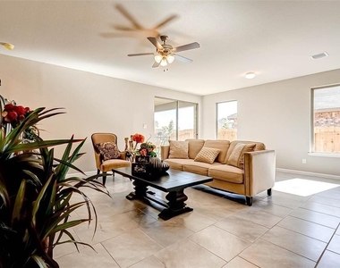8527 Golden Field Drive - Photo Thumbnail 11