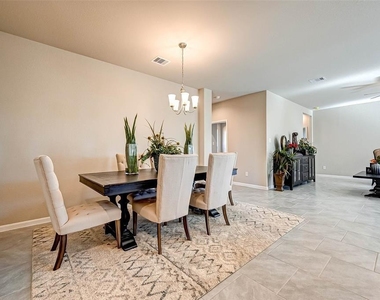 8527 Golden Field Drive - Photo Thumbnail 14